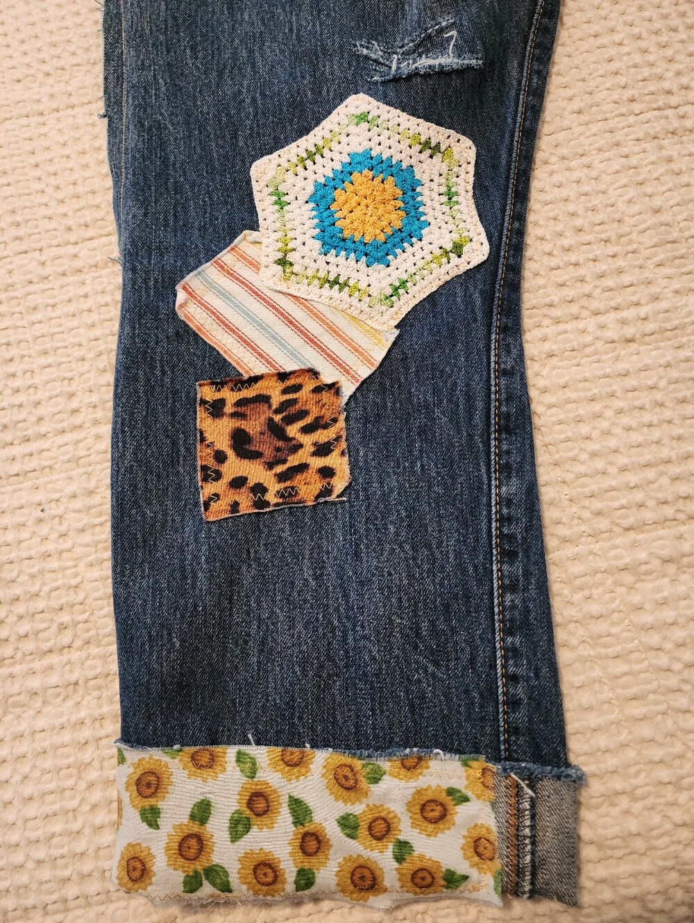 Levis 501 Upcycled Embellished Sunflower Patchwork Women’s Jeans Waist 20" Boho - Picture 10 of 13